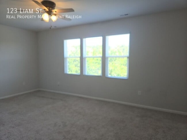 Building Photo - 123 Liam St