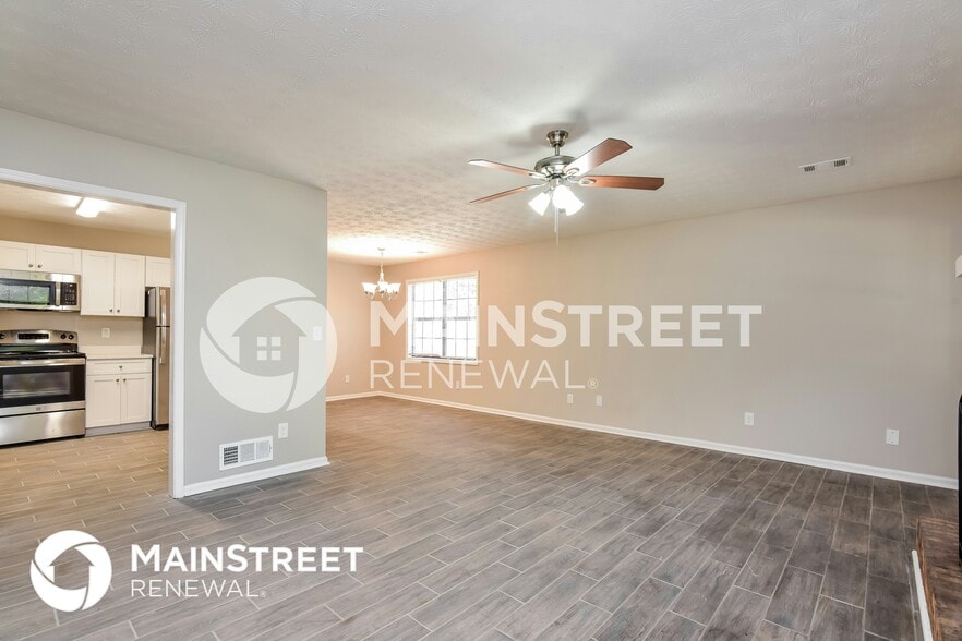 Building Photo - 2755 Stanton Woods Dr SE
