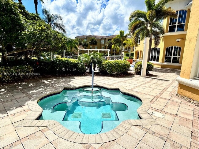 Building Photo - 5080 Fairways Cir