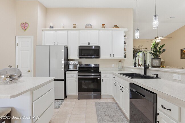 Building Photo - 700 Trotter Ln