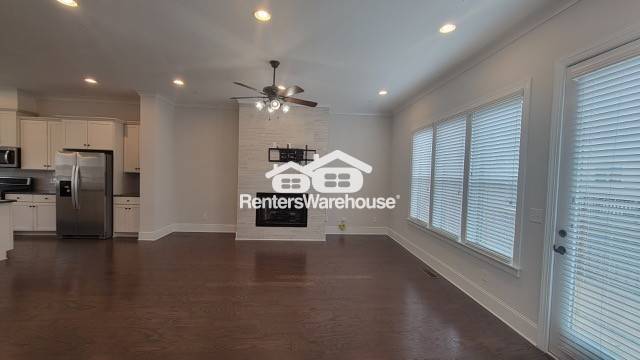 Building Photo - 601 Alexander Hills
