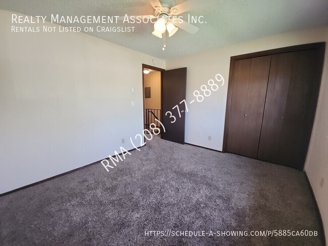 Building Photo - 852 N Benjamin Ln