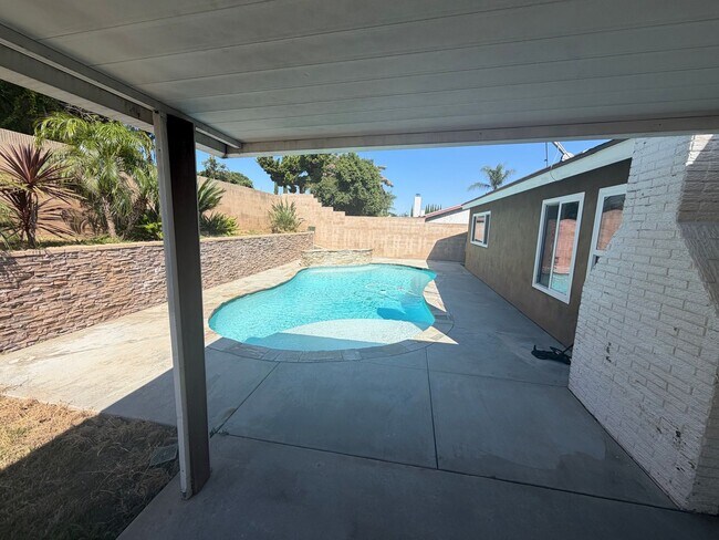 Building Photo - 1118 Zircon St
