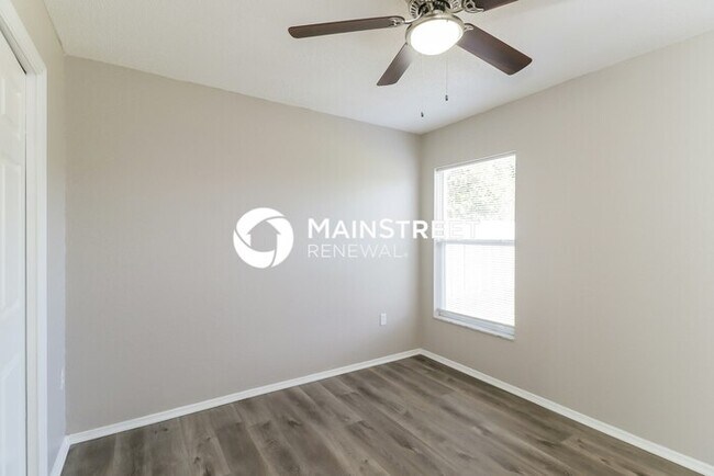 Building Photo - 4 Bedroom Pet-Friendly Home in LAKELAND, FL with Main Street Renewal