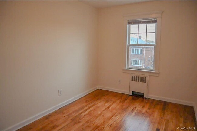 Building Photo - 2233 Private Dr