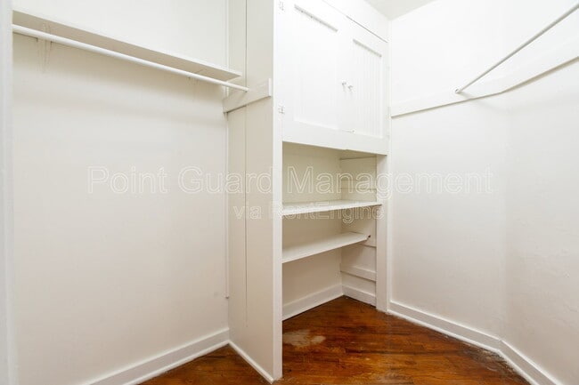 Building Photo - 621 N Broadview Ave