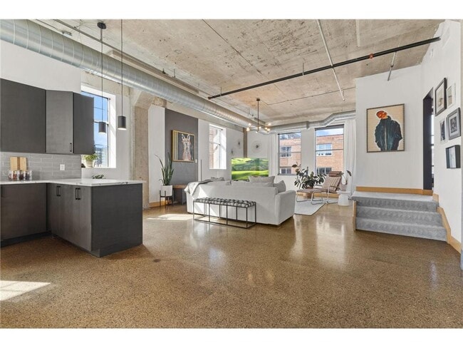 Building Photo - 918 N 3rd St