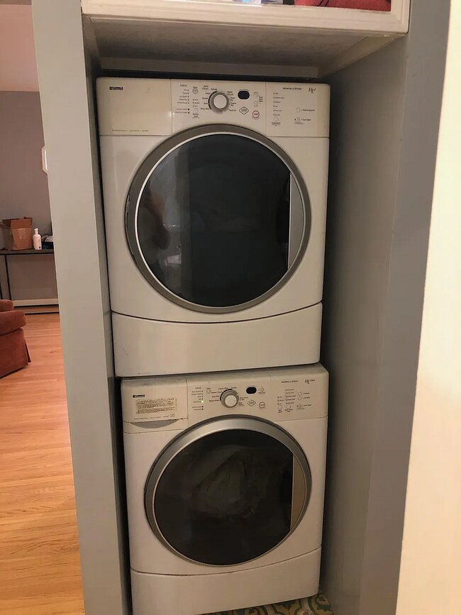 Building Photo - Beautiful 2 bed 2 bath