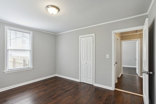 Building Photo - Large 3BR/1BA Eastside Savannah Home For Rent