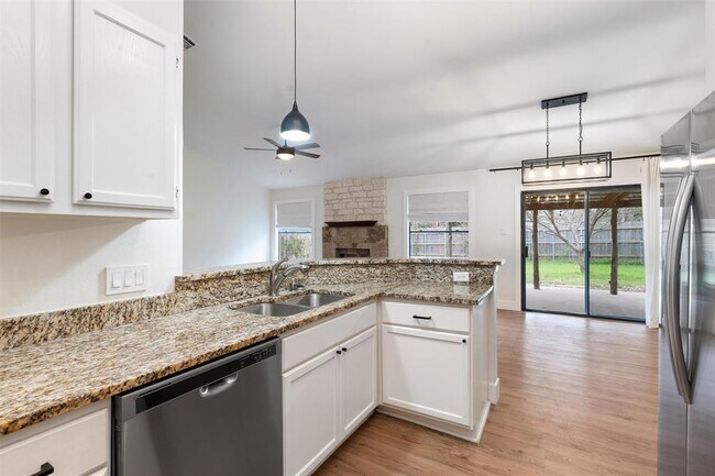 Building Photo - 2419 Ashley Way