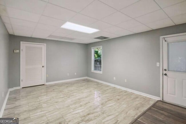 Building Photo - 2011 Chelton Way SE