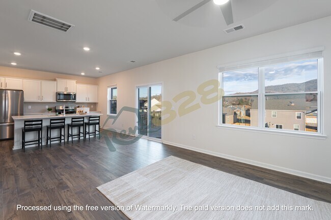 Building Photo - 96 Farmwood Ln