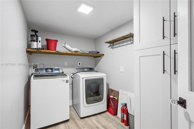 Building Photo - 7750 SW 16th St