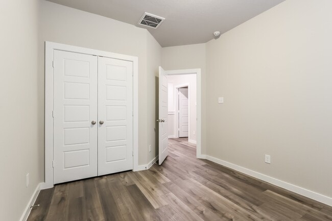 Building Photo - 381 N Centro Cir