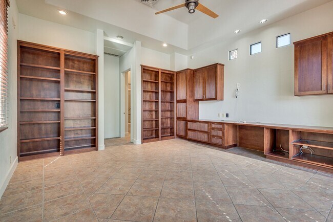 Building Photo - Luxury Summerlin Living in Gated Canyon Crest Community