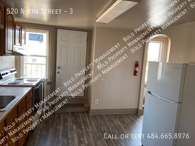 Building Photo - 520 N 8th St