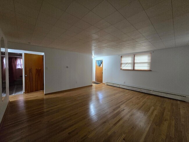 Building Photo - 535 E 43rd Ave