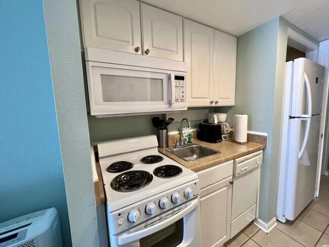 Building Photo - 2001 S Ocean Blvd