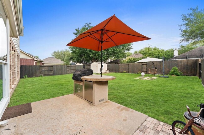 Building Photo - 15407 Cumberland Oak Way