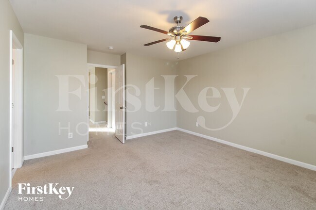 Building Photo - 4640 Midstream Crossing Dr