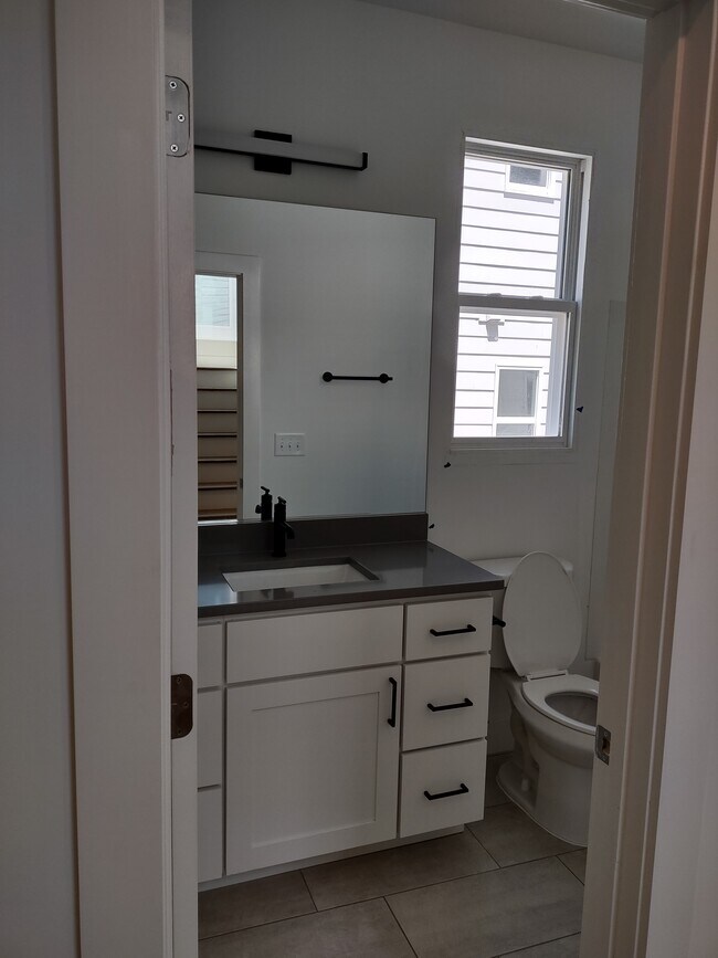 Building Photo - 1013 Page St