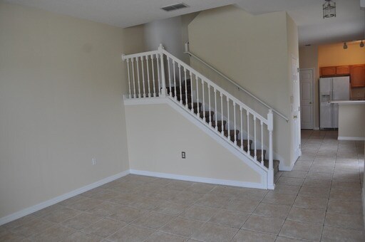 Building Photo - Beautiful 3-Bedroom Townhome in the Heart of Avalon Park