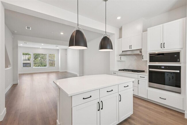 Building Photo - 3133 4th Ter N