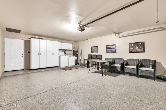Building Photo - 10655 E Mercer Ln
