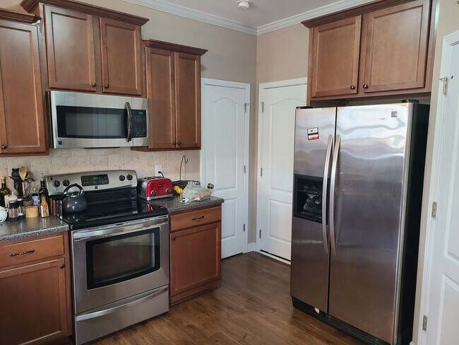 Building Photo - 4 Bedroom 2.5 Bath unfurnished home - Peggy's Cove Sneads Ferry