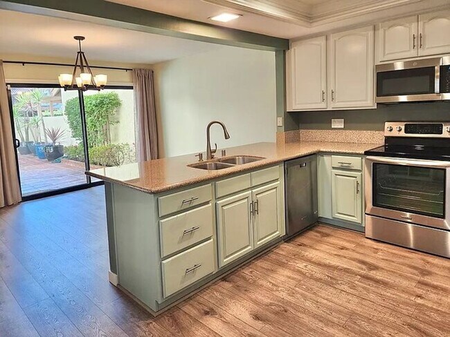 Building Photo - 8396 Sunbeam Cir
