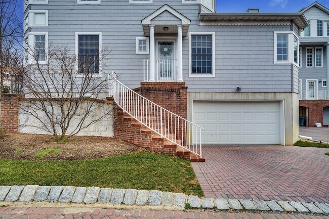 Building Photo - 18 Mariners Bend