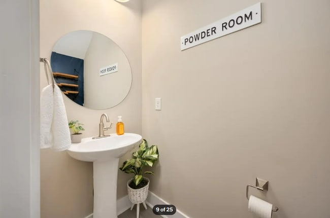Half bathroom - 849 Cherokee Ave