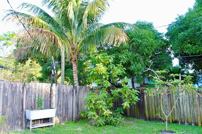 Building Photo - 300 SW 8th St