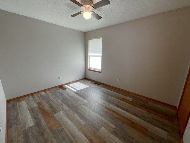 Building Photo - LEASING