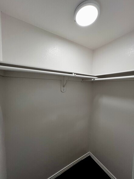 Building Photo - 2656 Malta St