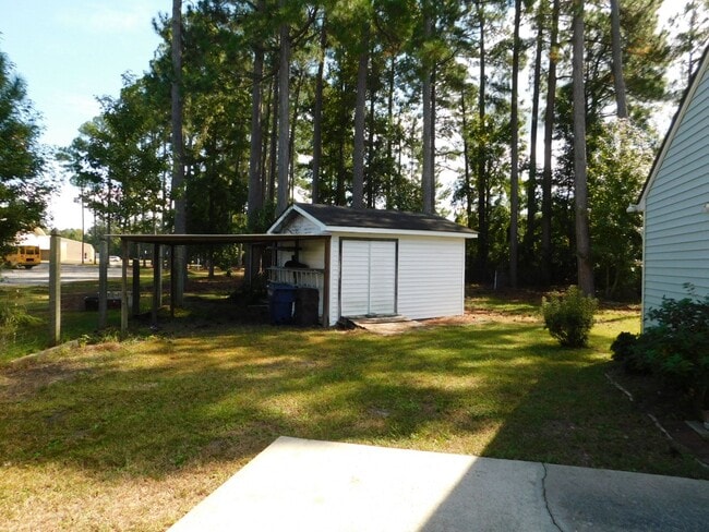 Building Photo - REMODLED