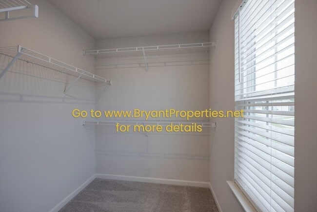 Building Photo - 632 Exmoor Dr