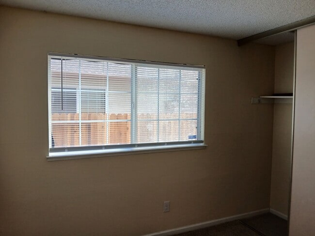 Building Photo - 400 Mokelumne Dr