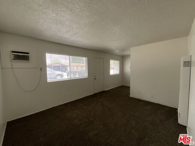 Building Photo - 501 Cedar Pl