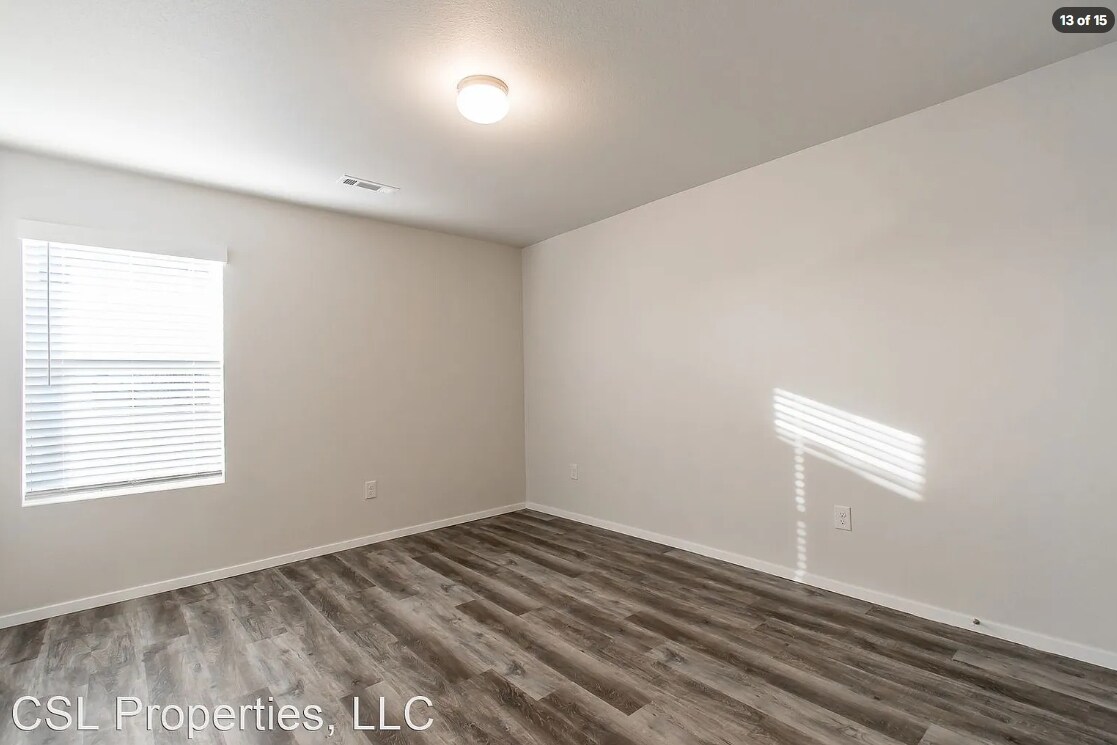 Building Photo - 209 Cherry St