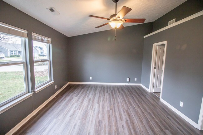 Building Photo - AVAILABLE JULY 2025 - Cozy & Gorgeous 3 BR...