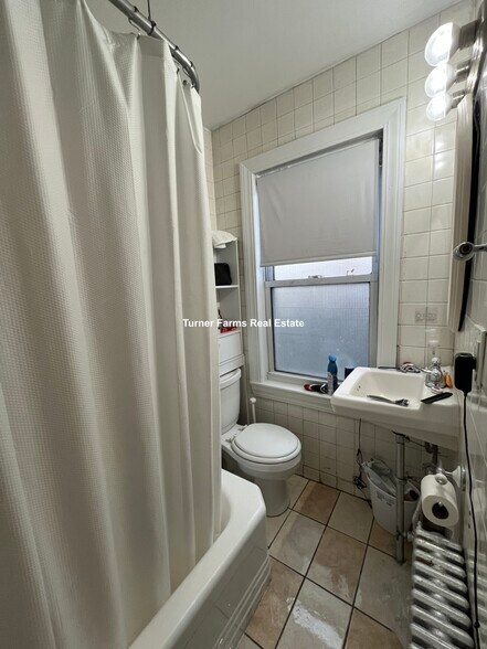 Building Photo - 371 Dorchester St