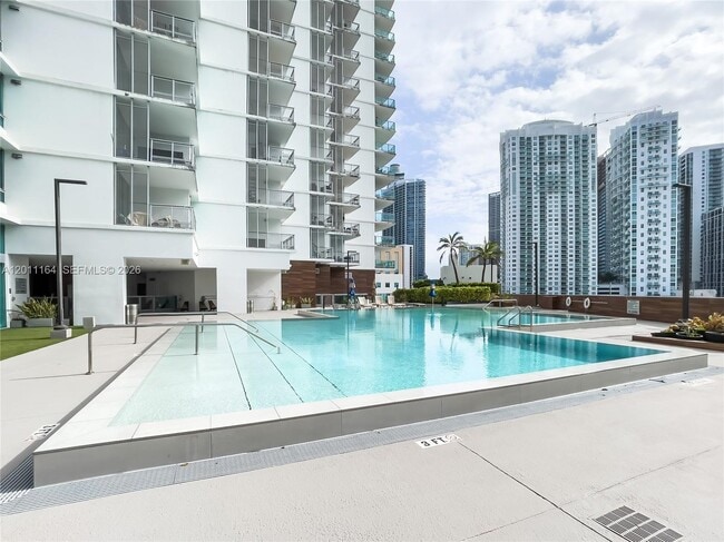 Building Photo - 350 S Miami Ave
