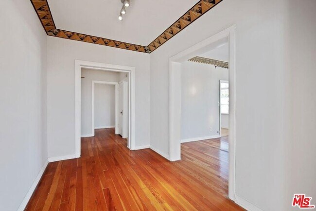 Building Photo - 1314 Hayworth Ave