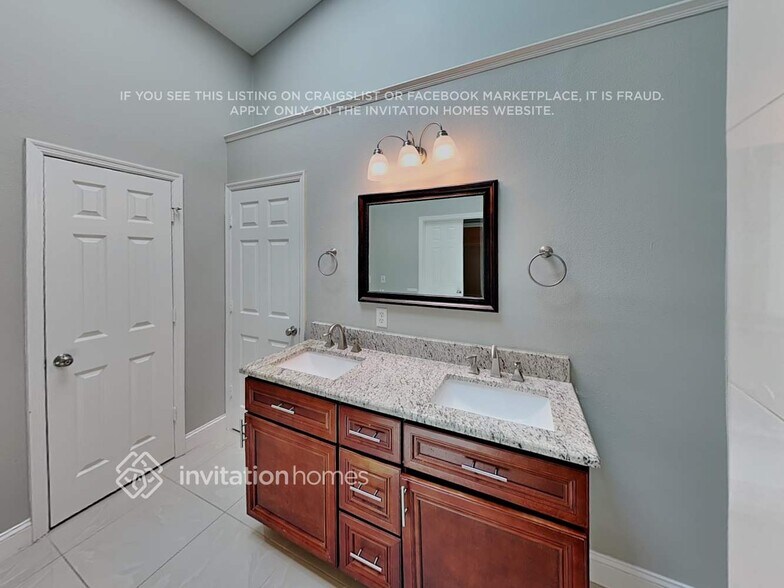 Building Photo - 3281 Falcon Point Dr