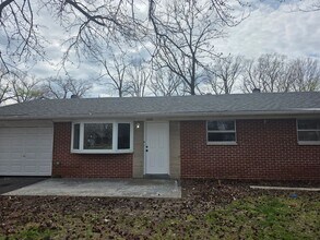 Building Photo - 2020 Louise Ave