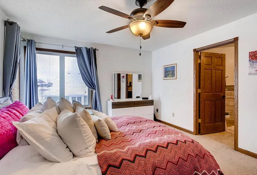 Building Photo - 19 Meadowlark Dr