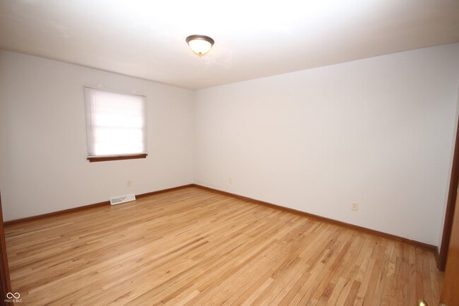 Building Photo - 806 Thorndale St