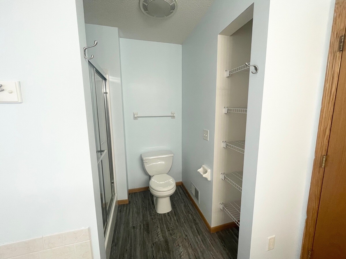 Building Photo - 13924 Glendale Trl