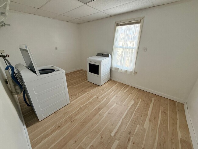 Building Photo - 100 Green St